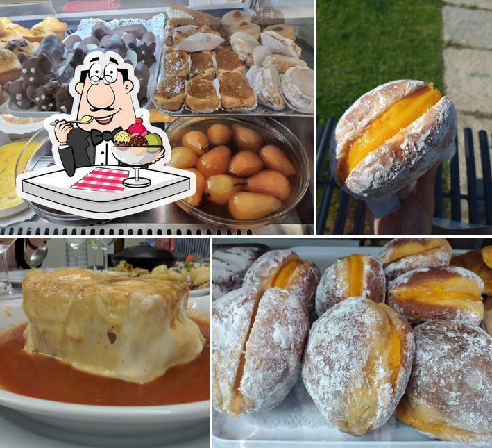 Café Lagoa Azul provides a selection of desserts