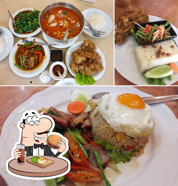 Salma Halal Restaurant, Hat Yai, 85/3 Prachathipat Road - Restaurant ...