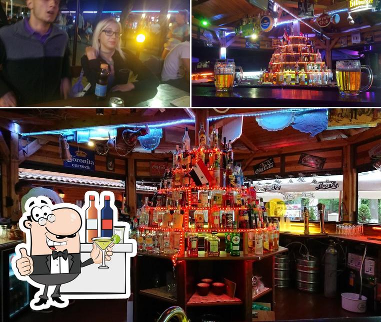Las fotos de barra de bar y cerveza en KHUFU Music Club & Cocktail Bar
