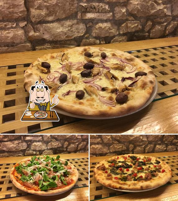 Choisissez des pizzas à Osteria Pellegrina pizza e cucina Valdobbiadene