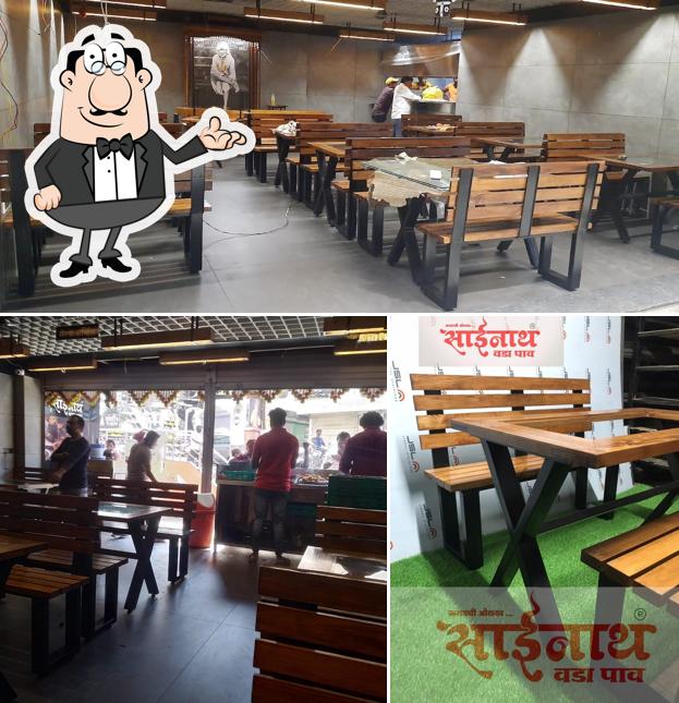 The interior of Sainath Vadapav