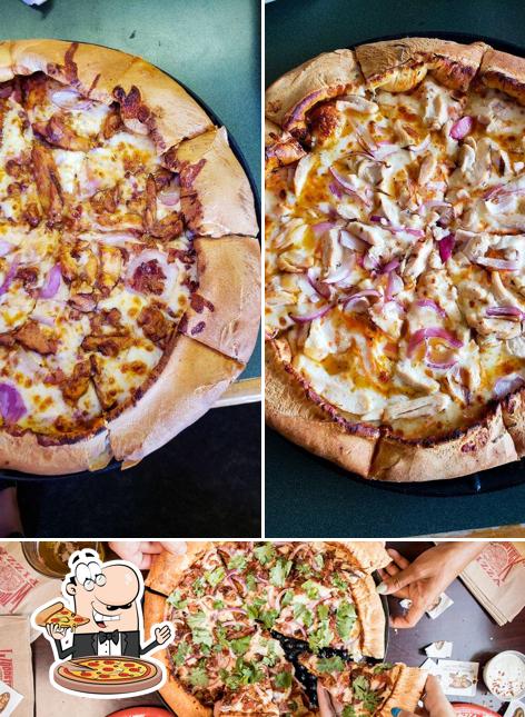 Elige una pizza en Woodstock's Pizza SDSU