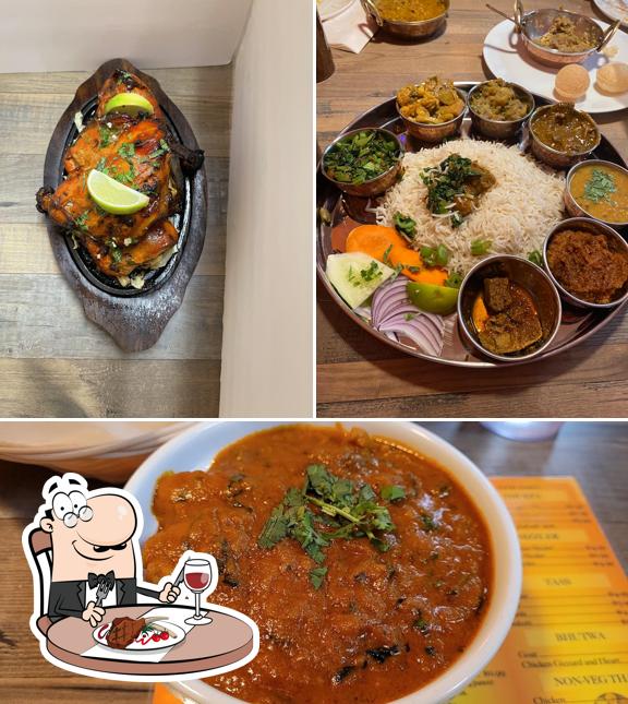 Закажите блюда из мяса в "DurBar Indian & Nepali Cuisine"