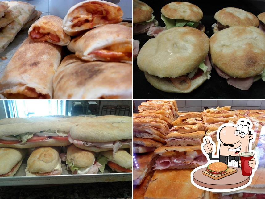 Ordina un hamburger a Focacceria Pizzeria Al Trancio DA CHARLOTTE