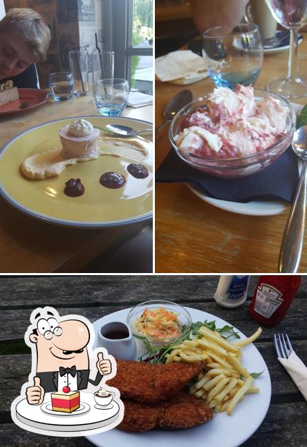 White Horse, 1 White Horse Ln in Welwyn Restaurant menu and reviews
