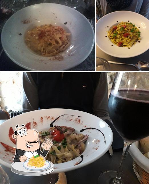 Spaghetti carbonara at La Trattoria