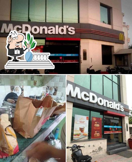 The exterior of mc Donald's