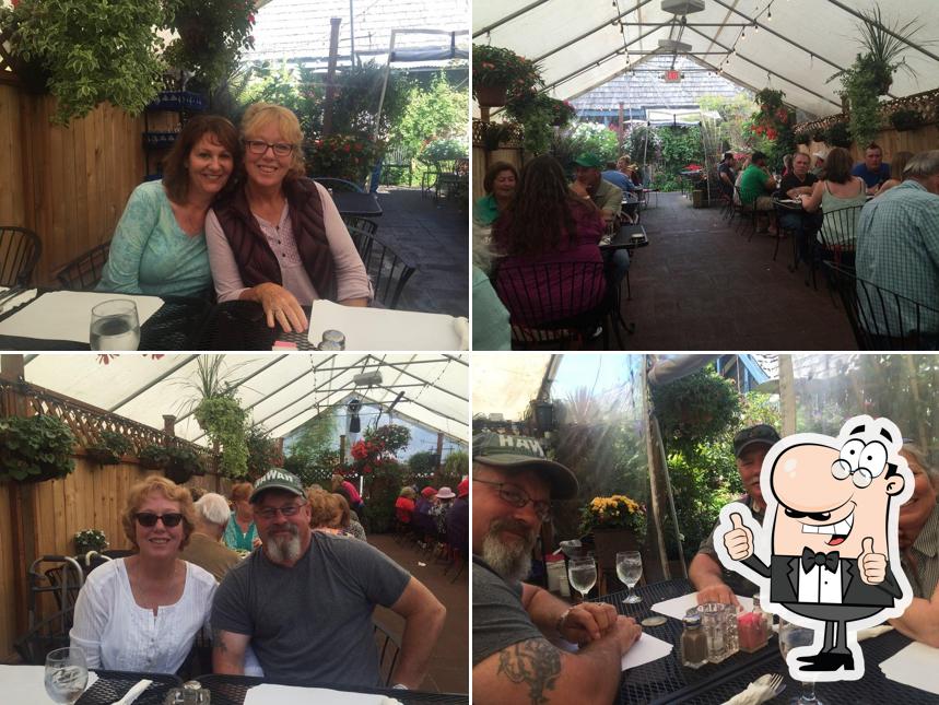 Coach House in Coos Bay Restaurant menu and reviews