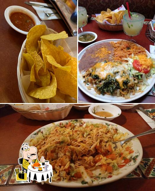 Блюда в "Puerto Vallarta, Lacey, WA"