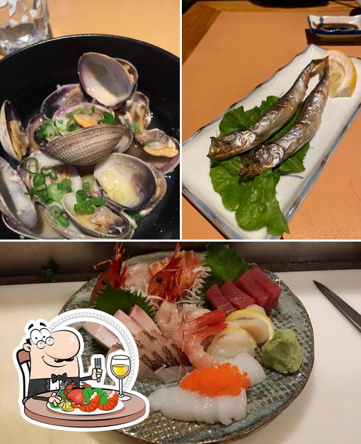 Попробуйте блюда с морепродуктами в "Sushi Hiro Japanese Restaurant"