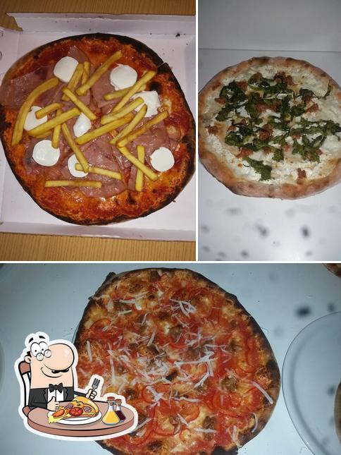 A Ristorante Pizzeria Panorama, puoi assaggiare una bella pizza