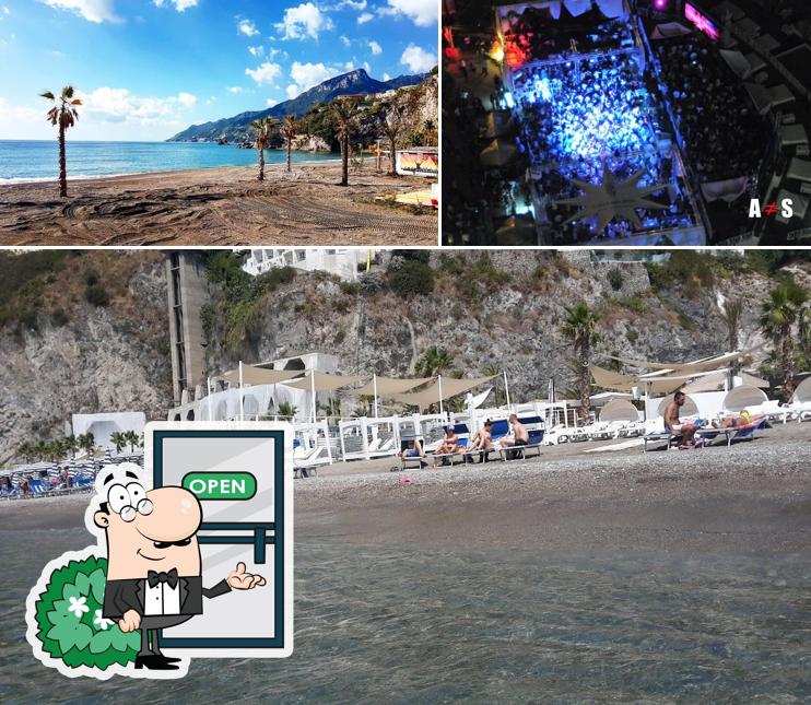 Guarda gli esterni di Rocce Rosse Clubbing & Restaurant