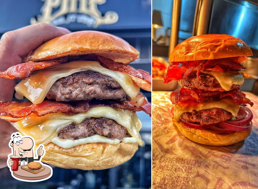 Os hambúrgueres do Pimp Burger Água Verde irão satisfazer diferentes gostos