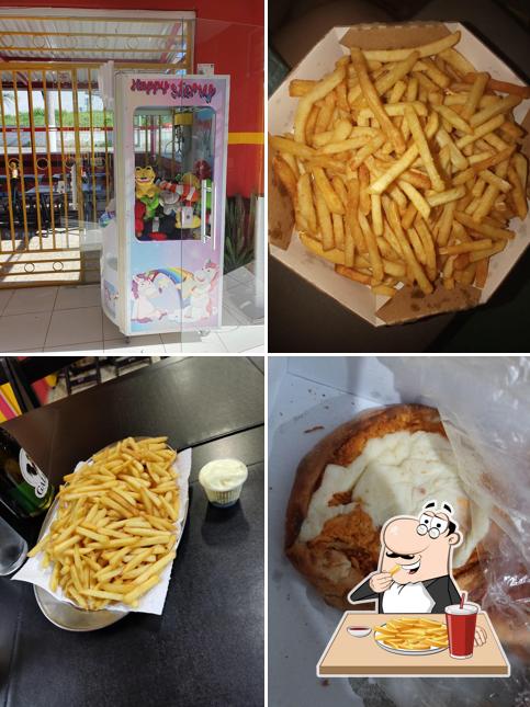 Batata frita em Pizzaria e Esfiharia Quixadá Mogi