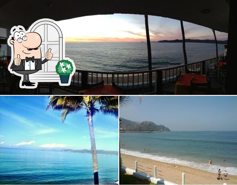 Bananas restaurant, Barra de Navidad Restaurant menu and reviews