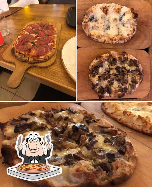 Pick pizza at Pinzeria Bontempi