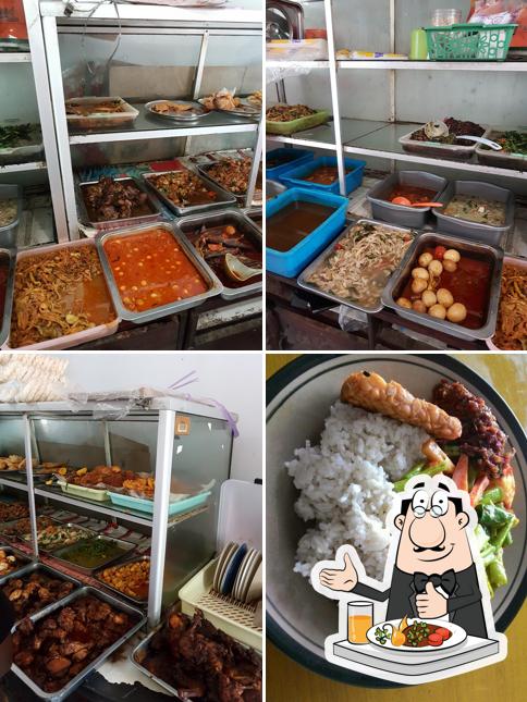 Food at Warung Cherbon