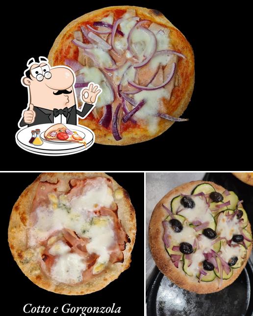 Ordina tra le svariate varianti di pizza