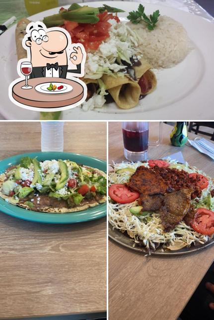 El Milagro in Seaside Restaurant menu and reviews