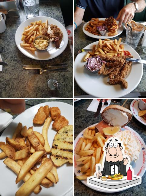 Try out fries at Buddies USA Diner Hockliffe