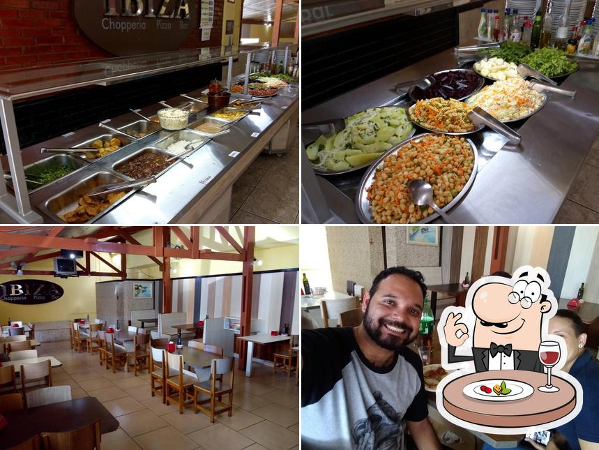 Entre diferentes coisas, comida e interior podem ser encontrados a Restaurante Ibiza