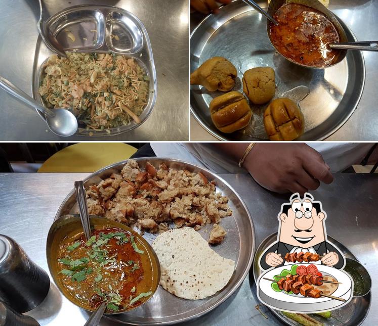 Food at Rajasthani Bhojnalaya