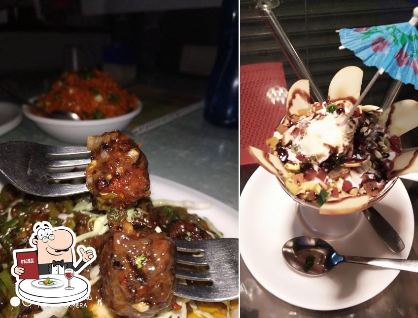 Food at SnacksMania