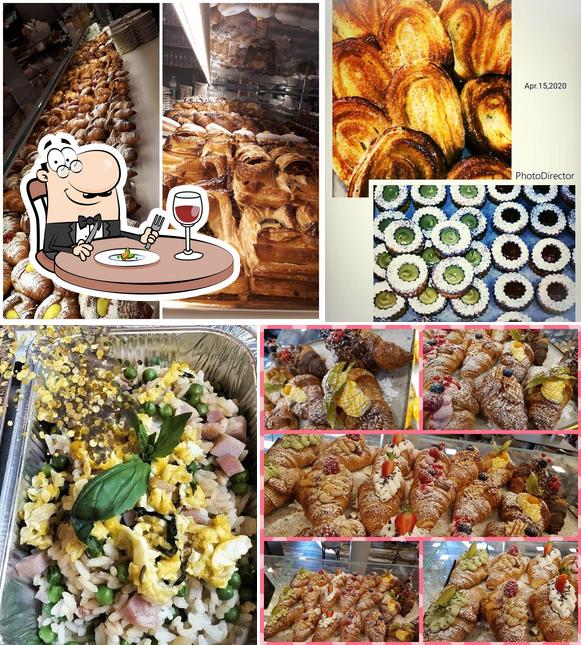 Circle Bakery & Coffee Lounge