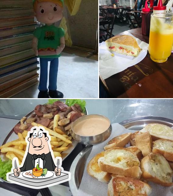 Confira a imagem apresentando comida e bebida no Big max Lanche