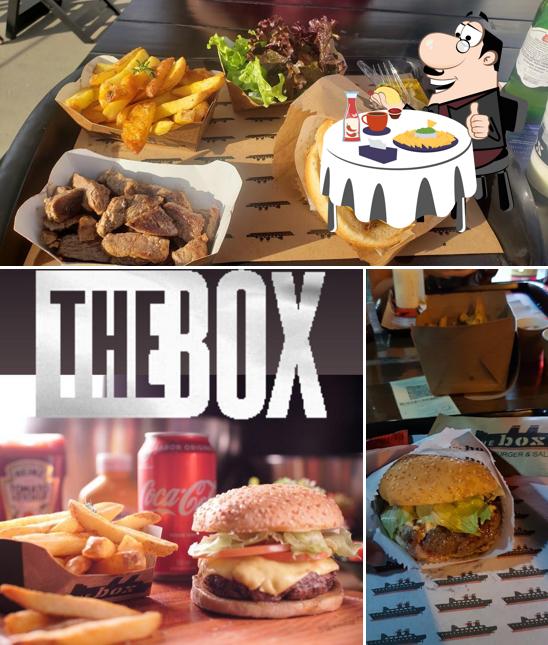 Попробуйте гамбургеры в "The Box Food Park"