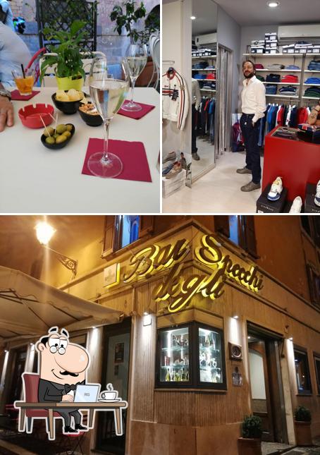 Gli interni di Bar degli Specchi