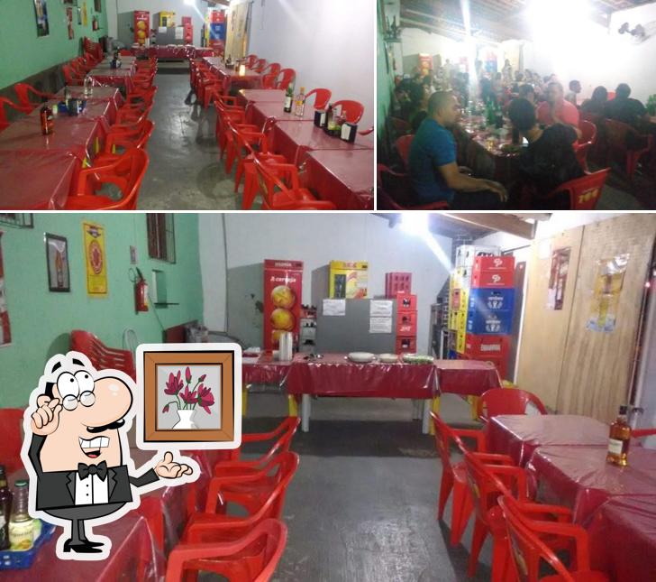 Veja imagens do interior do Restaurante Galinha De Capoeira