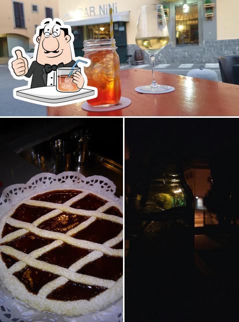 La bevanda e torta del ristorante