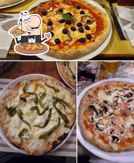 Попробуйте пиццу в "La Rusticana Ristorante - Pizzeria"
