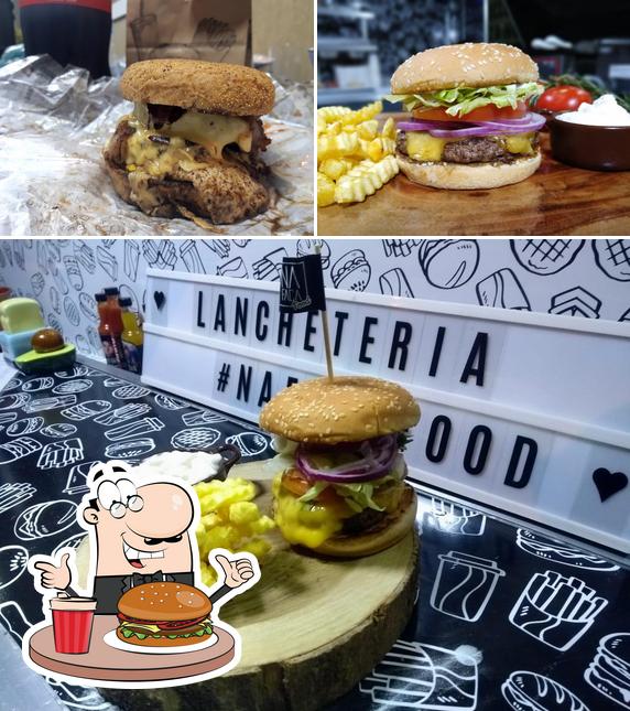 Peça um hambúrguer no Na Faca Burger Hamburgueria