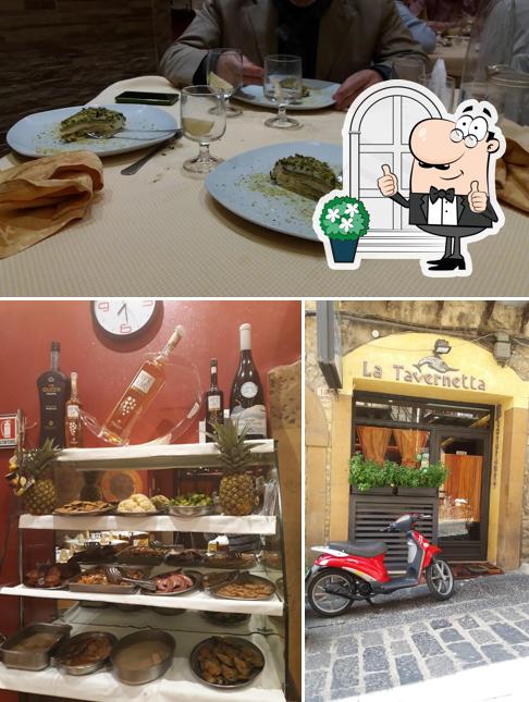 La photo de la extérieur et table à manger concernant Ristorante La Tavernetta