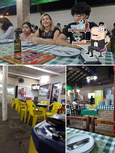 O interior do Family - Restaurante e Pìzzaria