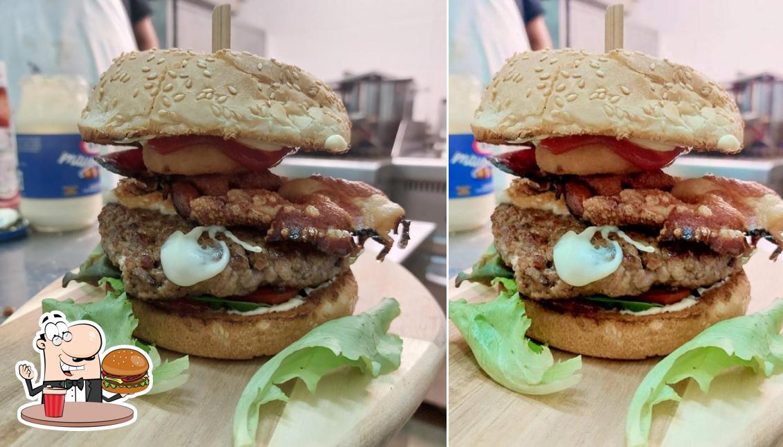 Prenditi un hamburger a A Un Passo dalla Majella - Trattoria Pizzeria