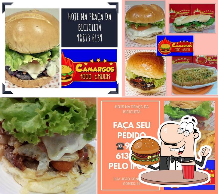 Peça um hambúrguer no Camargos Food Truck