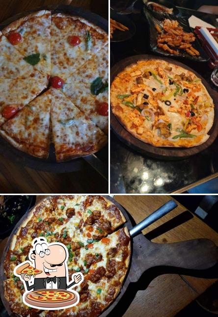 Pick pizza at Tamasha