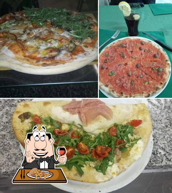 Ordina una pizza a Ristorante Pizzeria da Silvano Massa