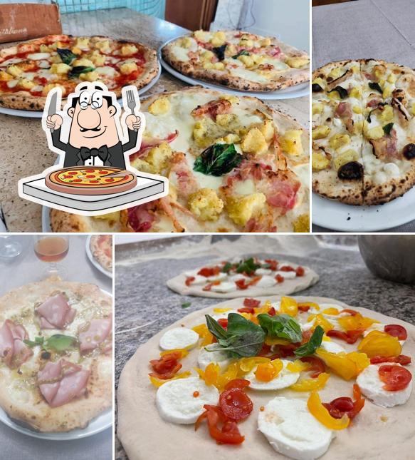 Prova una pizza a Pizzeria Da Vincenzo Di Iovine Gennaro & Carmela sas