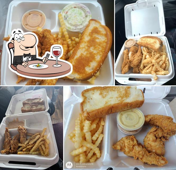 Raising Cane's Chicken Fingers in Chillicothe Restaurant menu and reviews