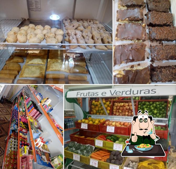 Comida em Pizzaria e lanches do magrão