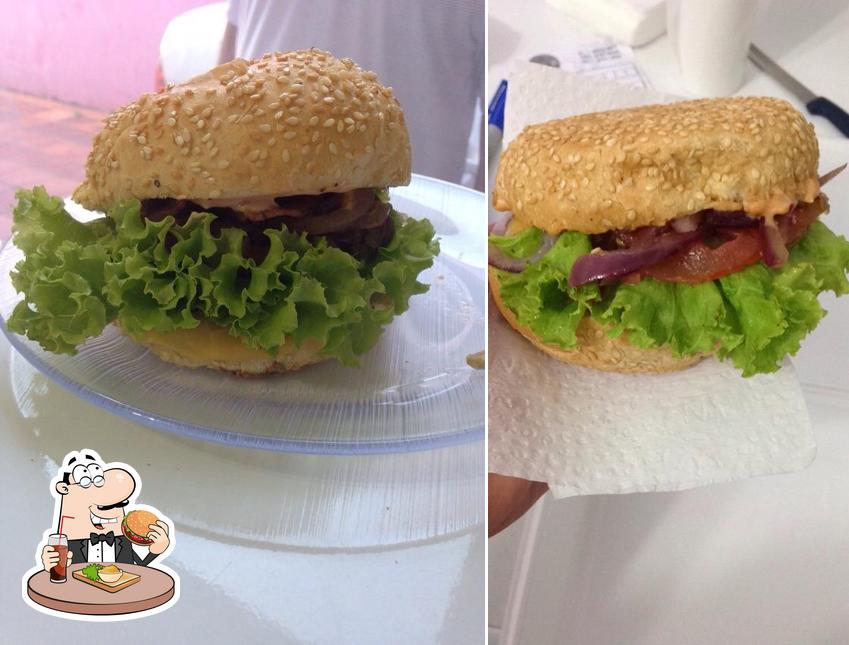 Delicie-se com um hambúrguer no Burger Rota 53