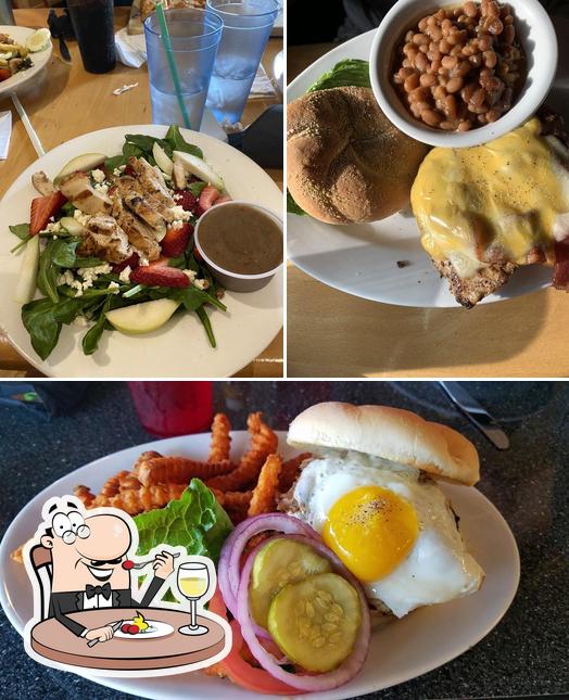 The Crossroads Dinor in Edinboro Restaurant menu and reviews