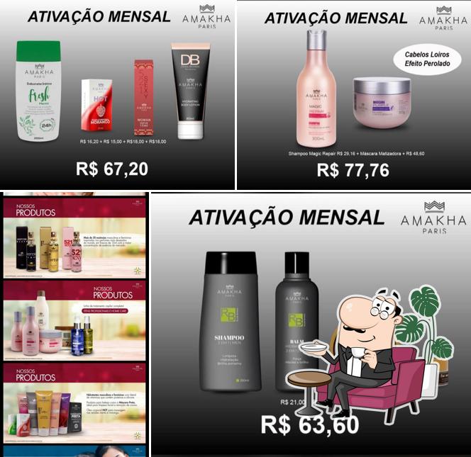 Siéntate a una de las mesas de Amakha PARIS Perfumes importados Aparecida de Goiânia