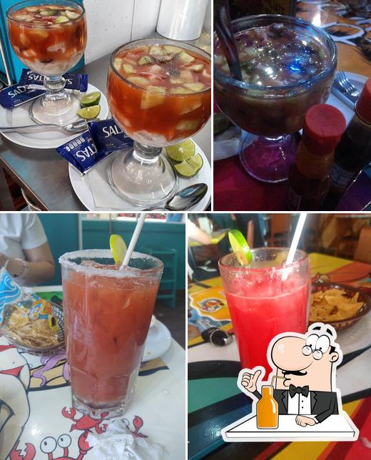 Enjoy a drink at Mariscos El Charco Sucursal Morelos