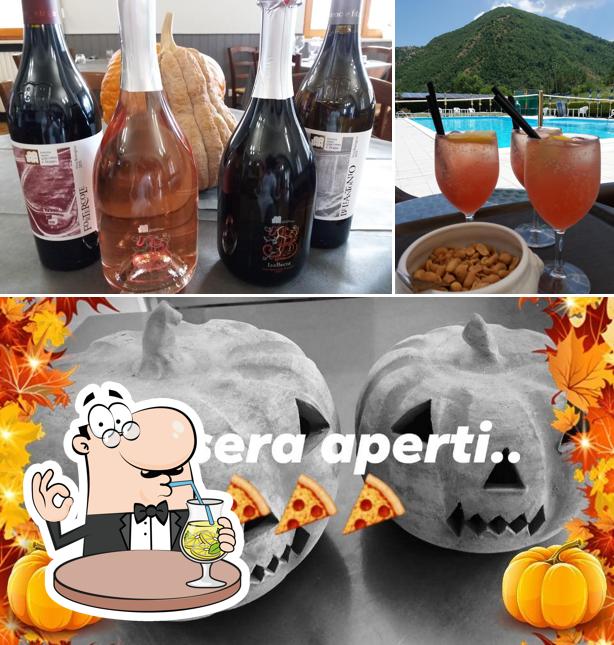 Guarda la foto che presenta la bevanda e cibo di Ristorante Pizzeria "El Paso"