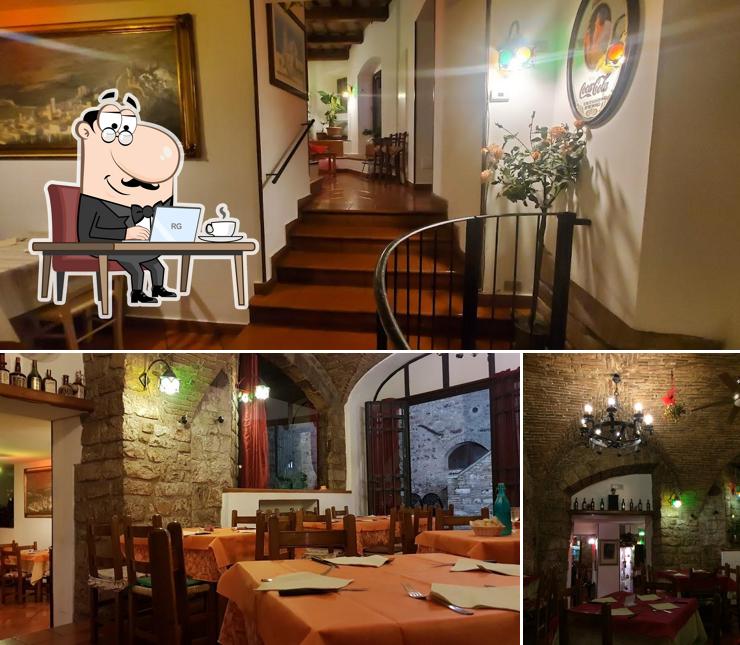 Guarda la foto che mostra la interni e bancone da bar di Pizzeria Ristorante Il Duomo